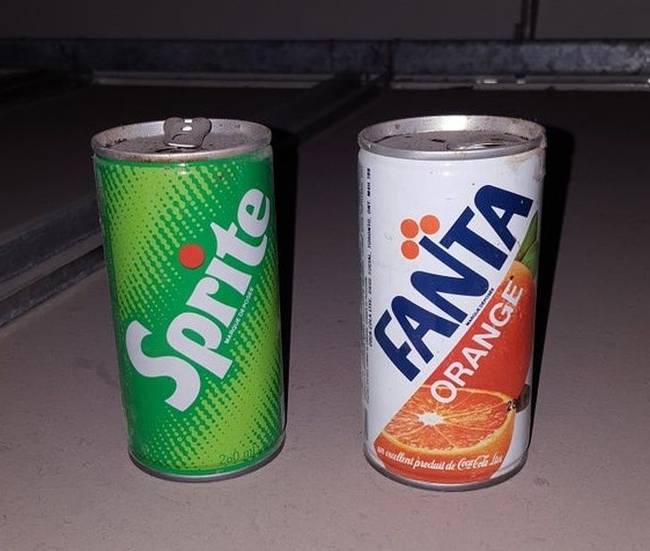 „Az iskolám álmennyezetében régi üdítős dobozok voltak."