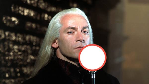 Milyen alakú Lucius Malfoy pálcájának a feje?