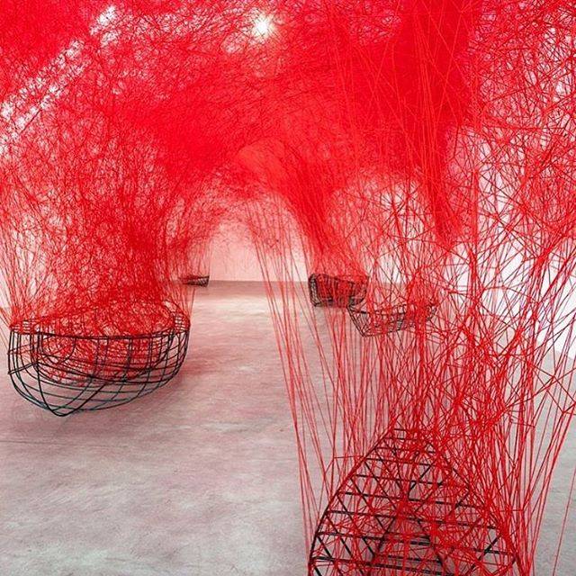 Chiharu Shiota: „Bizonytalan utazás"
