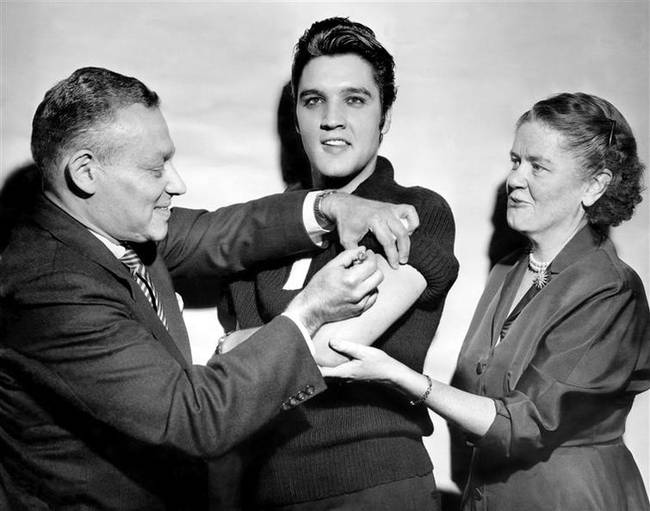 Amikor Elvis Presley 1956-ban beadatta magának a gyermekbénulás elleni oltást, 6 hónapon belül az Egyesült Államok oltási aránya kevesebb, mint 1%-ról 80%-ra nőtt.