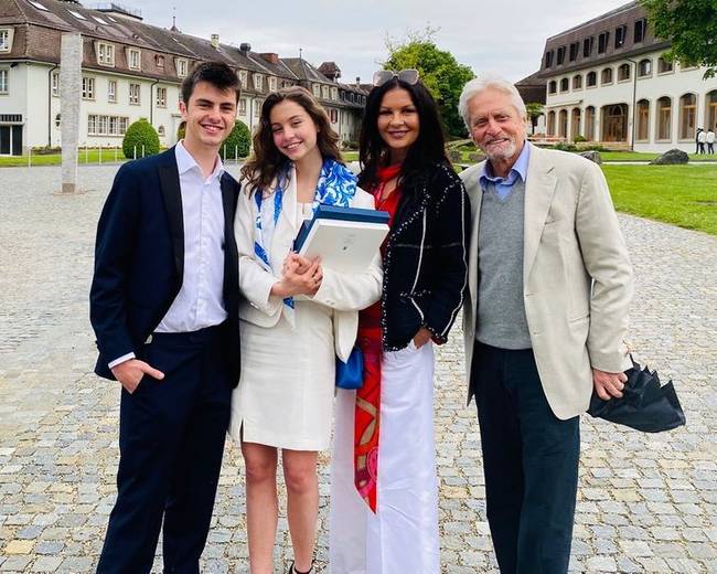 Íme Catherine Zeta-Jones és Michael Douglas története, a házaspár, akik bizonyították, hogy a szerelemnek nincs korhatára