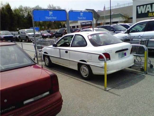 Nem volt egyszerű, de végül csak talált egy szabad „parkolóhelyet".