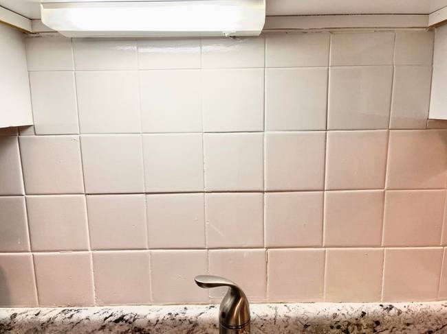 „Az új csempe a lakásunkban."