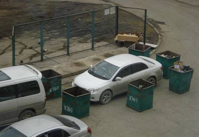 Reméljük jó erőben van a kedves sofőr, különben itt fog maradni egy darabig.