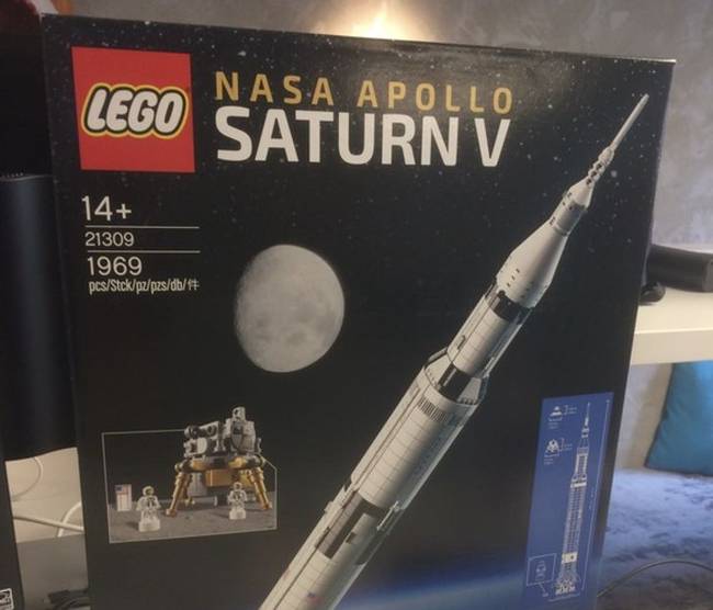 Ez a Lego Apollo készlet 1969 darab alkatrészt tartalmaz. 1969-ben szállt le az Apollo 11 űrszonda a Holdra.