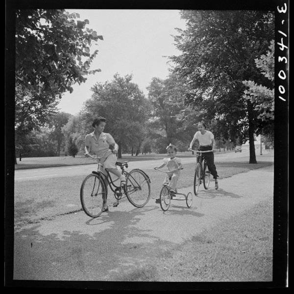 Vasárnapi kerékpározás, Washington, DC, 1942.