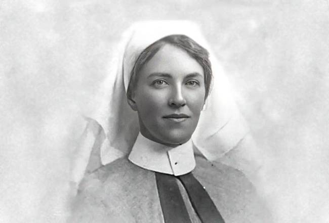 Szépségből szörnyeteg: A „világ legrondább nőjének” története, Mary Ann Webster