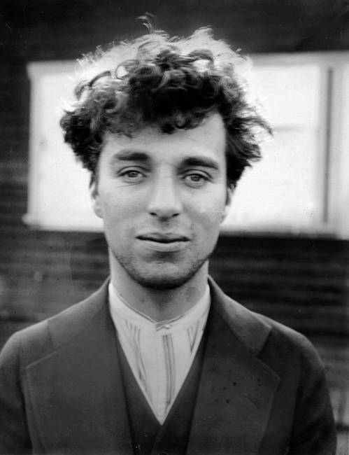 Hogyan nézett ki Charlie Chaplin smink és kalap nélkül.