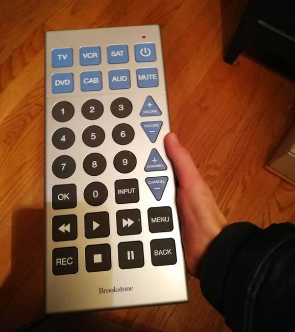 „Univerzális távirányító a nagypapám tévéjéhez."