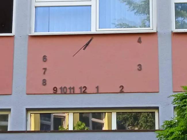 Iskola óra fail
