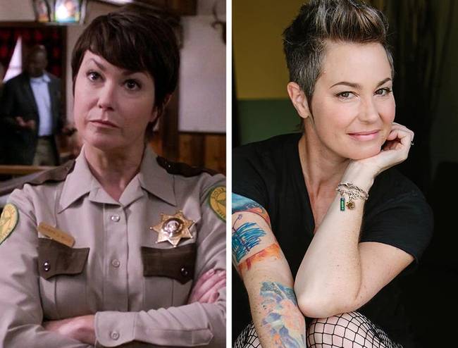 Jodi Mills - Kim Rhodes