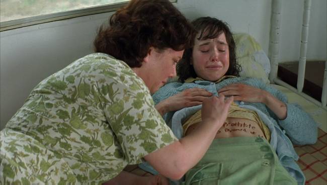 An American Crime: Bűnök