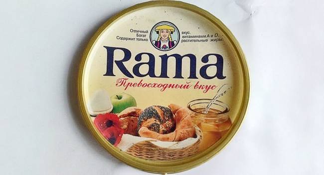 A nagyi ezekben tartotta a tűket, a cérnát, és igazából bármit, a húslevestől a lecsóig.