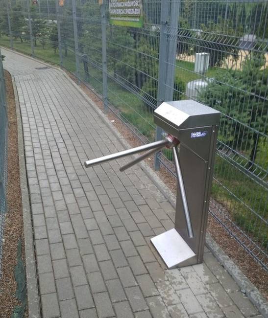 Itt próbálj meg átjutni jegy nélkül.