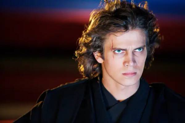 Ki változik át Darth Vader-ré?