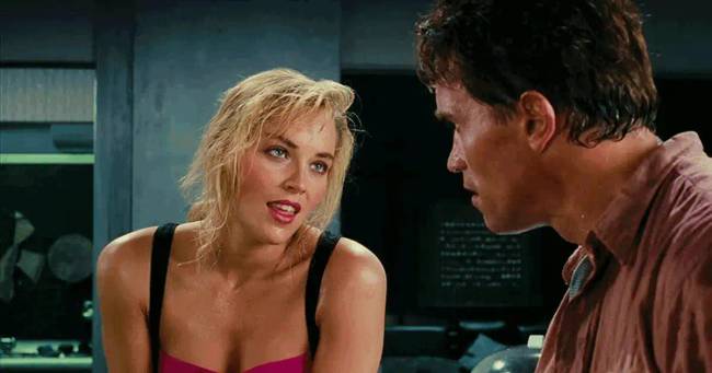 Hollywood egyszerűen elfelejtette elmagyarázni: 10 híres filmes rejtély, amire máig nem adtak választ