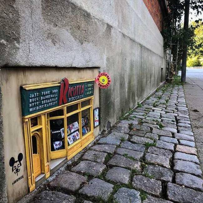 Egereknek készült lemezbolt, Svédországban.