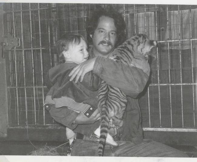„Én, apám és egy tigriskölyök, 1975-ben."