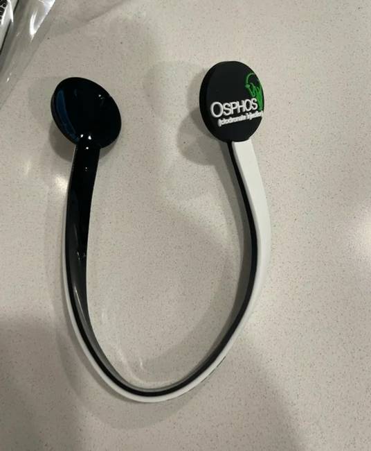 „Egy lovasbemutató ajándékzacskójában volt. Körülbelül 20 cm hosszú és biztos jó valamire."