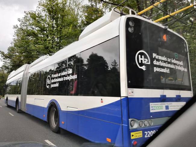 Hidrogénmotorú trolibusz Lettországban.