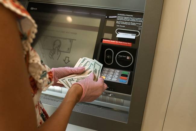 Az ATM gépek pénzszámláló hangja valójában csak egy hangfelvétel.