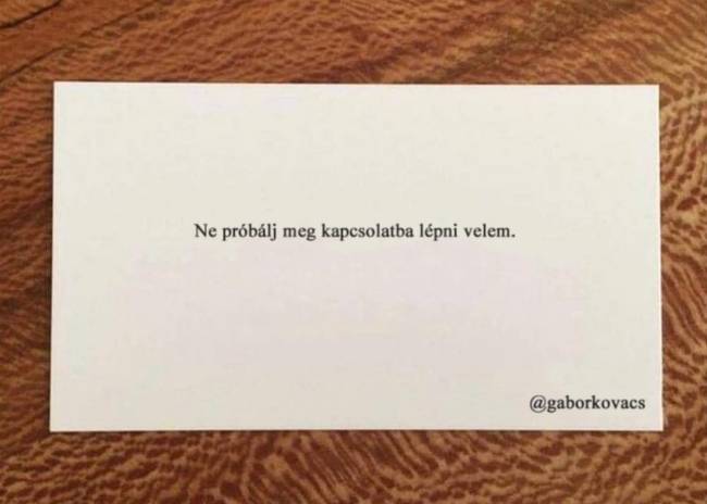 „A kollégám névjegykártyája."