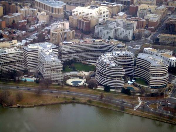 Melyik amerikai elnök lemondásához vezetett a Watergate-botrány?