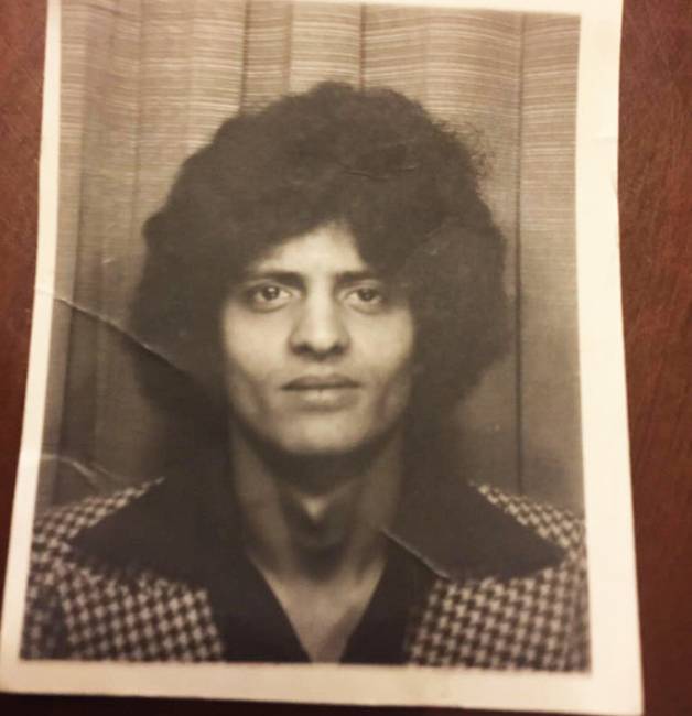 „Apám úgy nézett ki, mint a pakisztáni Bruno Mars az 1980-as években."