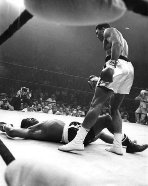 Muhammad Ali és Sonny Liston küzdelme, alternatív nézetből. „Kelj fel és harcolj, te ***!"