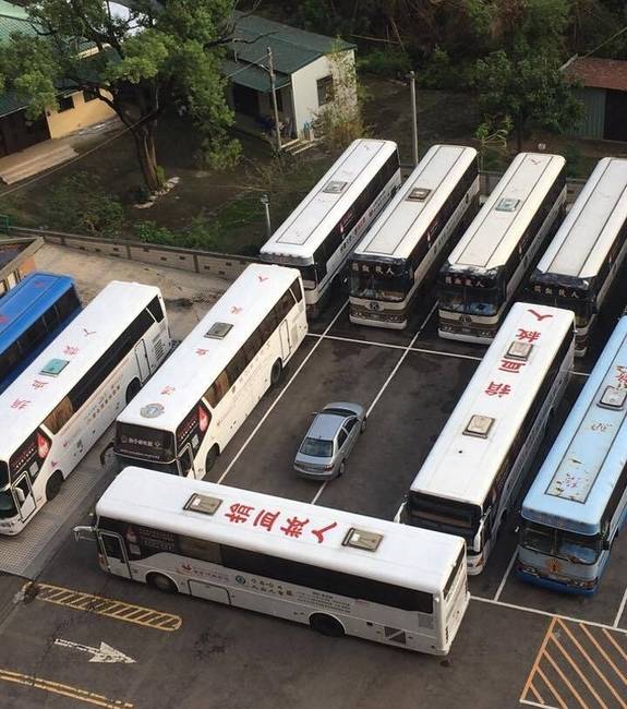 Nem jó ujjat húzni a buszsofőrökkel.