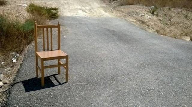 „Spanyolországban az út menti székek azt jelentik, hogy valahol egy árus van a közelben."