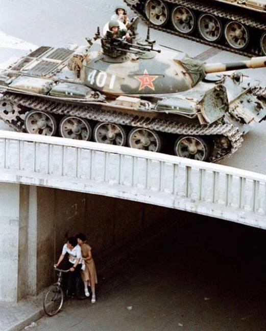 Szerelem a Tiananmen téren, 1989, Kína.