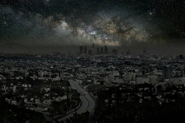 Az 1994-es nagy Los Angeles-i áramszünet idején a hatóságok több tucat telefonhívást kaptak a lakosoktól egy „rejtélyes égi jelenségről". Ez a 'jelenség' nem volt más, mint a Tejút.