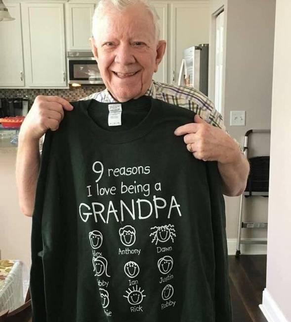 „A nagyapám Alzheimer-kóros, és nem mindig emlékszik a nevekre, de most már nem lesz vele gondja."