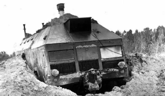 Redut – egy mobil bunker, amely a föld alá ásta magát