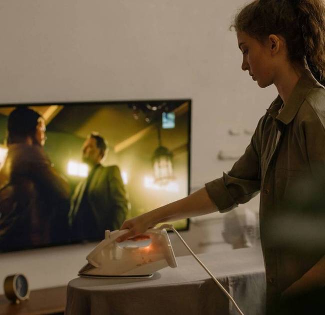 Ha otthon vannak, akkor mindig megy a TV.