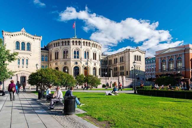 Norvégiában a diákok ingyenesen tanulhatnak az állami egyetemeken. Nem, nemcsak a norvég diákok, a világ összes országának diákja.