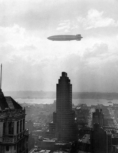 A "Hindenburg" német léghajó utolsó fotója a katasztrófa előtt.