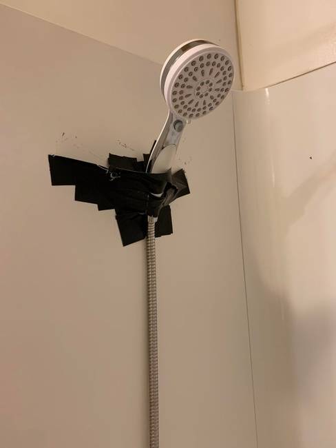 Nem kell vásárolnod állványt, ha van pár méter ragasztód.