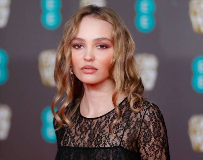 Vanessa Paradis és Johnny Depp lányai idén lesznek 22 évesek.