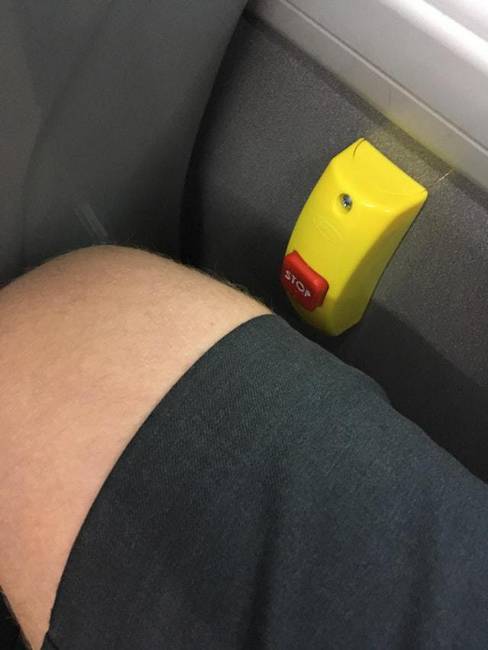 „Az ok, amiért minden megállóban meg áll a buszom, még akkor is, ha nem száll fel és le róla senki...”