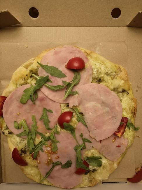 „Pizzát rendeltem, de csak nyers sonkát kaptam egy szárított tésztán."