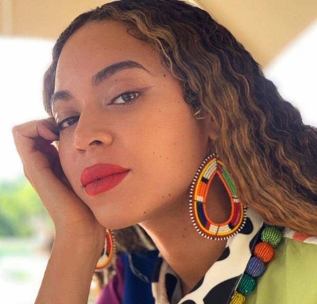 Beyoncé áll
