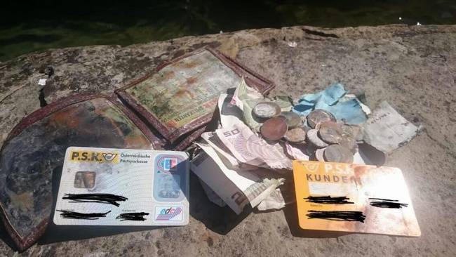 „Édesapám horgászás közben vesztette el a pénztárcáját az osztrák Attersee tavon. 20 évvel később a tó partra sodorta a pénztárcáját, egy fiatal pár pedig visszajuttatta neki, hiánytalanul...”