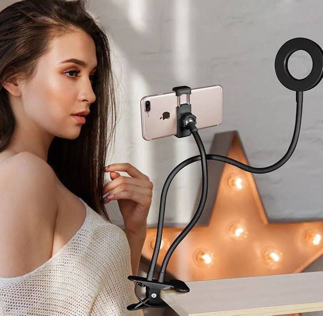 2 az 1-ben: 360°-ban forgatható telefontartó és LED világítás