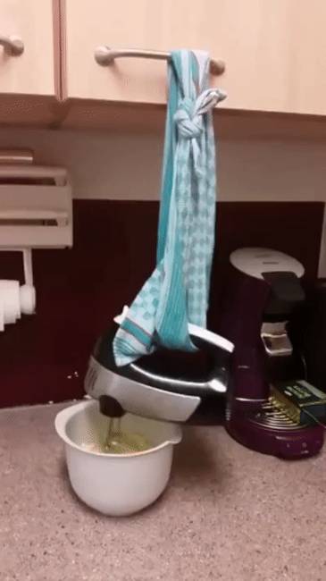 Amikor megkéred a férjedet, hogy segítsen a vacsorában.