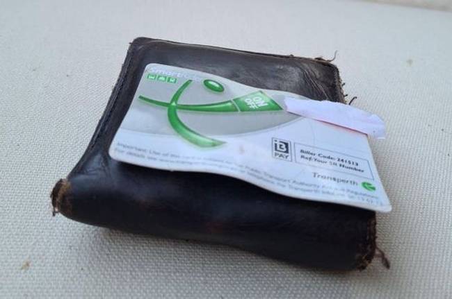 „Forró nap Ausztráliában: a pénztárcámat a kocsiban hagytam és a kártyáim megolvadtak."