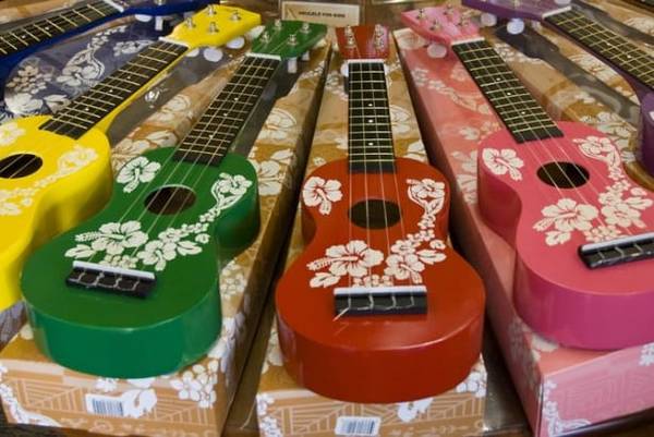 Honnan származnak ezek a színes gitárok?