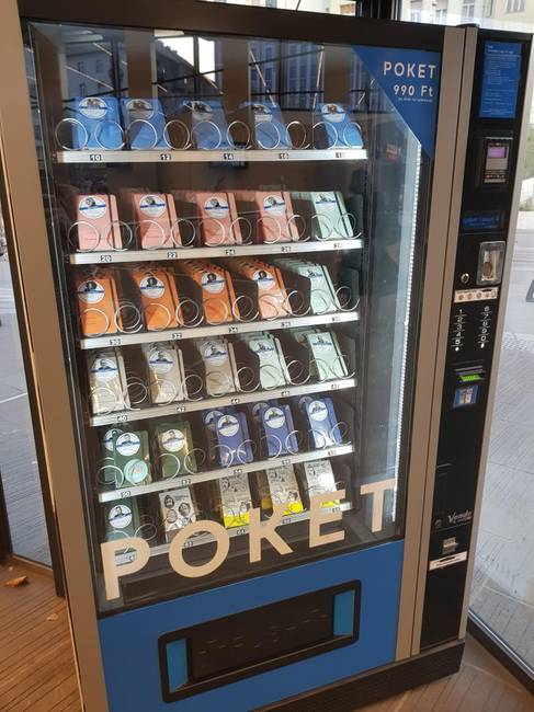 „Magyarországon vannak olyan automaták, amikből könyvet lehet vásárolni."