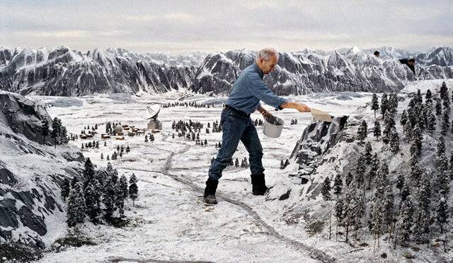 Itt pedig a távoli jelenetekhez használt miniatűr tájat láthatjuk.